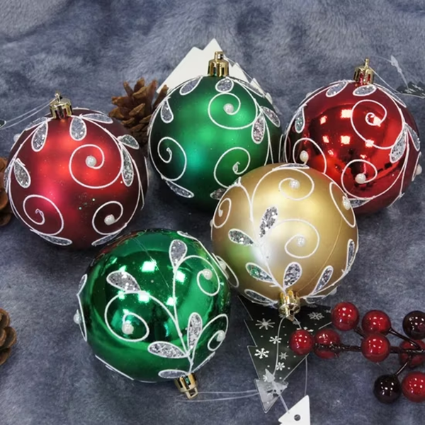 Can You Use Acrylic Paint on Plastic Ornaments