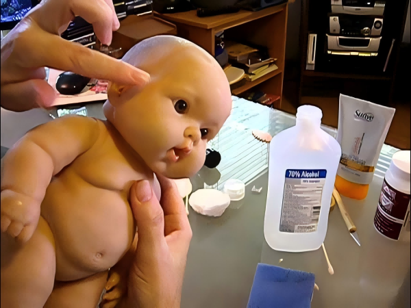 Clean Vinyl Doll Face-3
