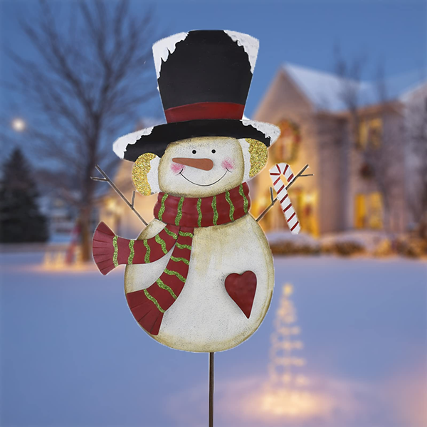 Should You Remove Metal Yard Decorations for Winter