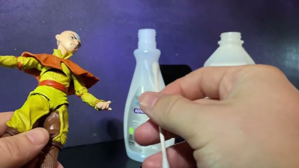 clean vinyl toys-4