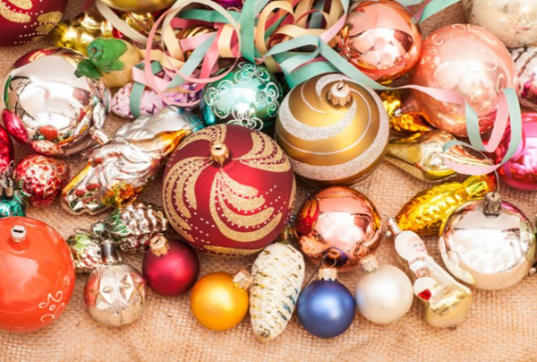 Can You Put Epoxy on Acrylic Ornaments