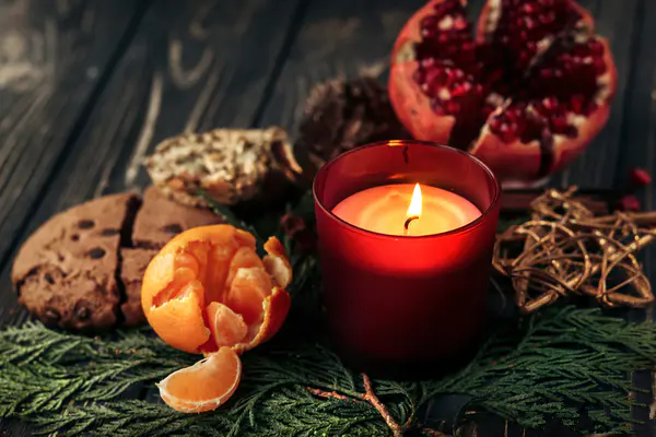 Does Liquid Dye Or Color Chips Dye Candles Better