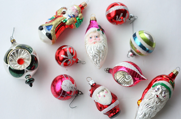 How To Paint A Glass Ornament with Acrylic Paint